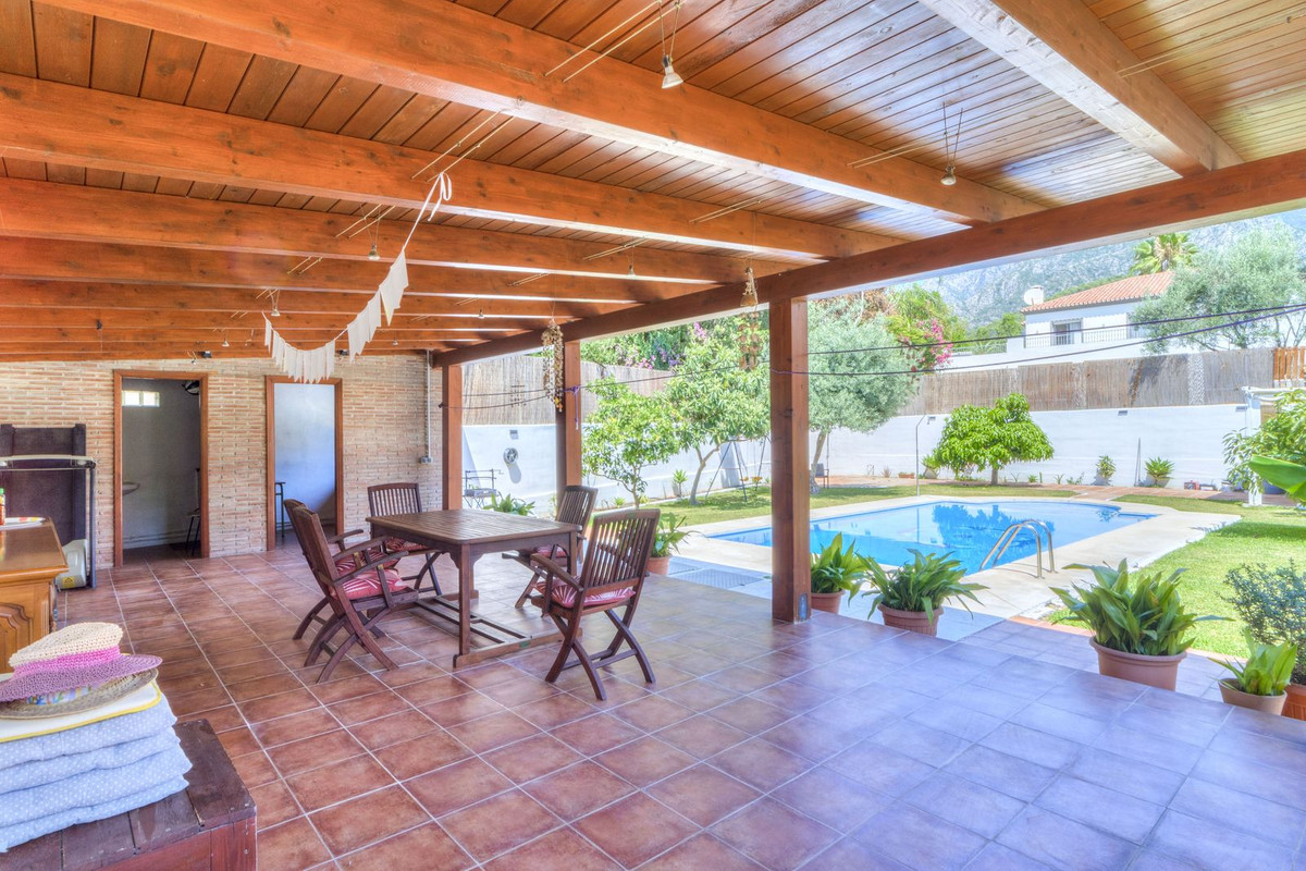 Se vende Villa - Chalet de 5 dormitorios en Costa Del Sol, Málaga, España