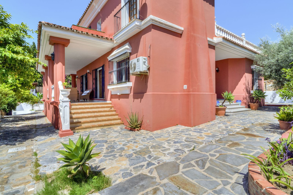 Se vende Villa - Chalet de 5 dormitorios en Costa Del Sol, Málaga, España