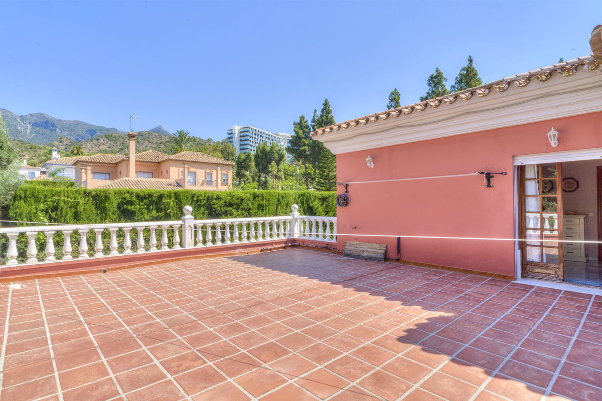 Se vende Villa - Chalet de 5 dormitorios en Costa Del Sol, Málaga, España