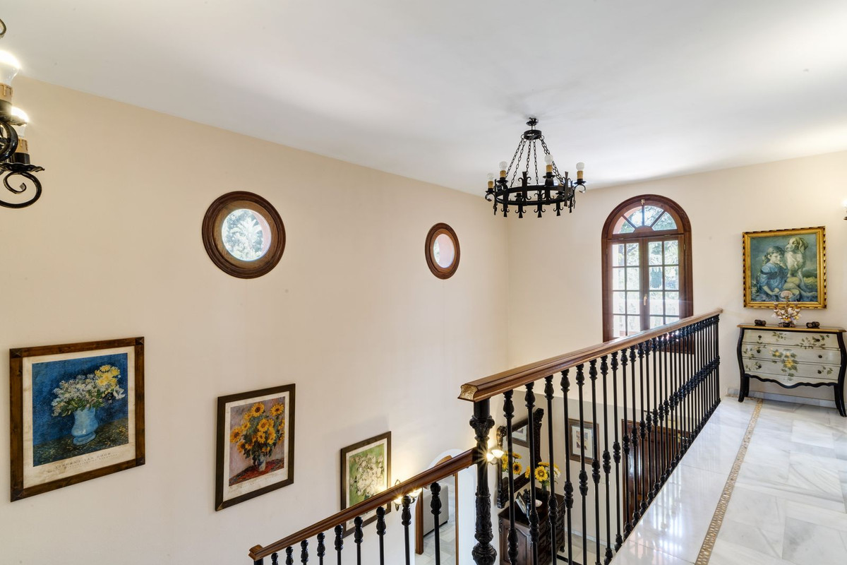 Se vende Villa - Chalet de 5 dormitorios en Costa Del Sol, Málaga, España