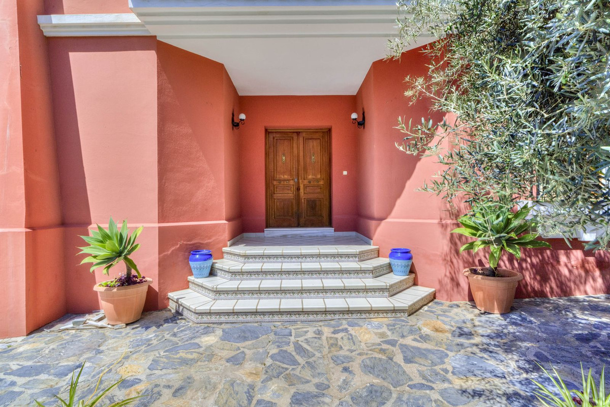 Se vende Villa - Chalet de 5 dormitorios en Costa Del Sol, Málaga, España