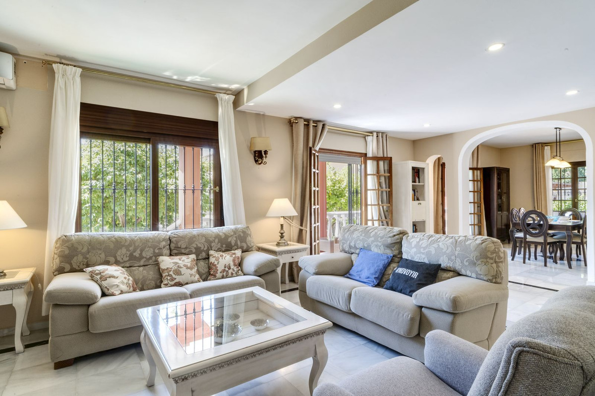 Se vende Villa - Chalet de 5 dormitorios en Costa Del Sol, Málaga, España