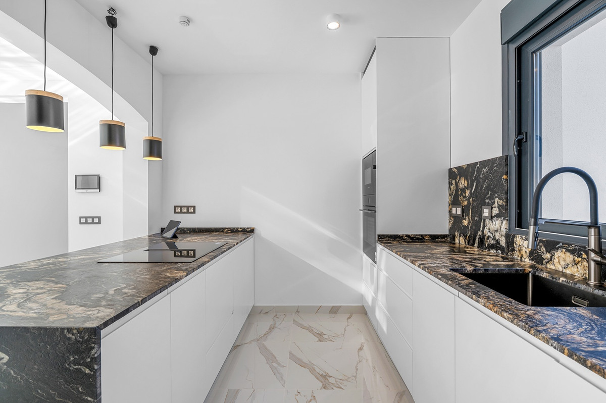 Se vende Villa - Chalet de 4 dormitorios en Costa Blanca, Alicante, España
