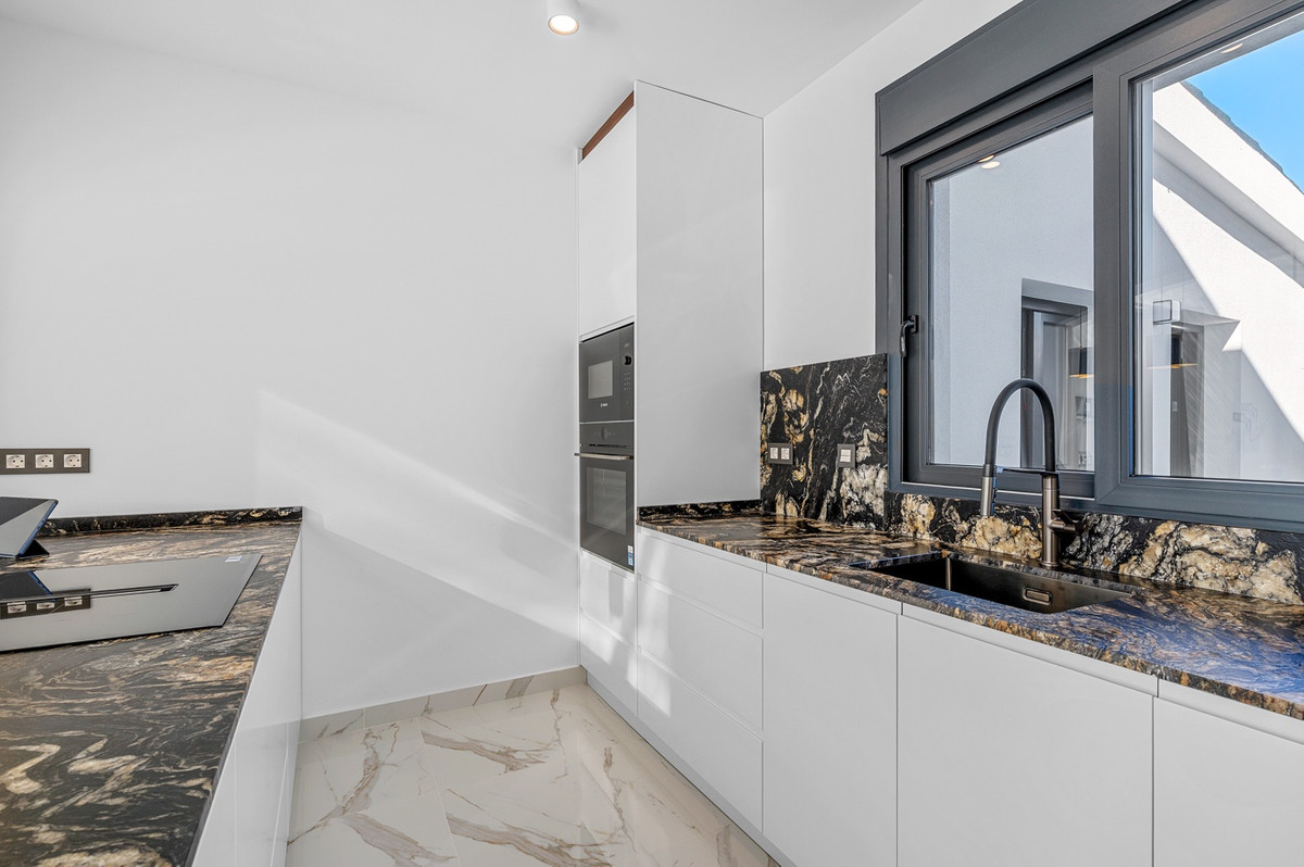 Se vende Villa - Chalet de 4 dormitorios en Costa Blanca, Alicante, España