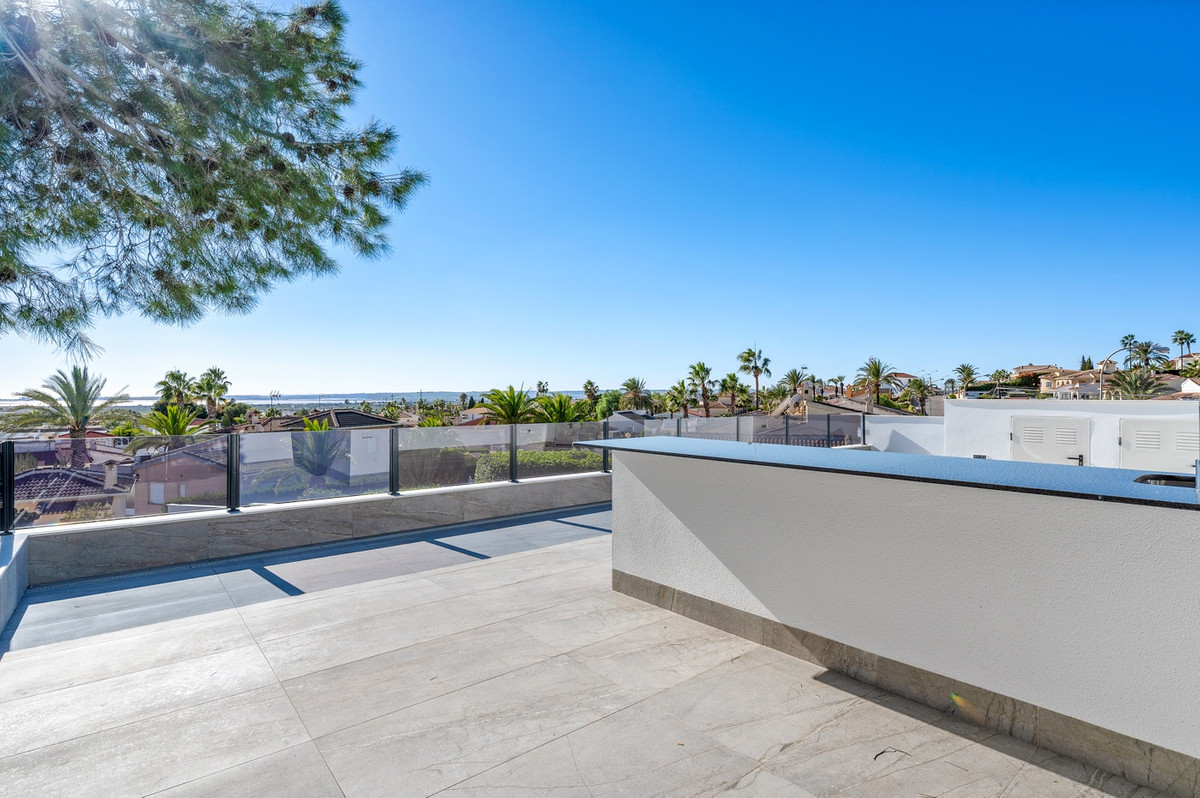 Se vende Villa - Chalet de 4 dormitorios en Costa Blanca, Alicante, España