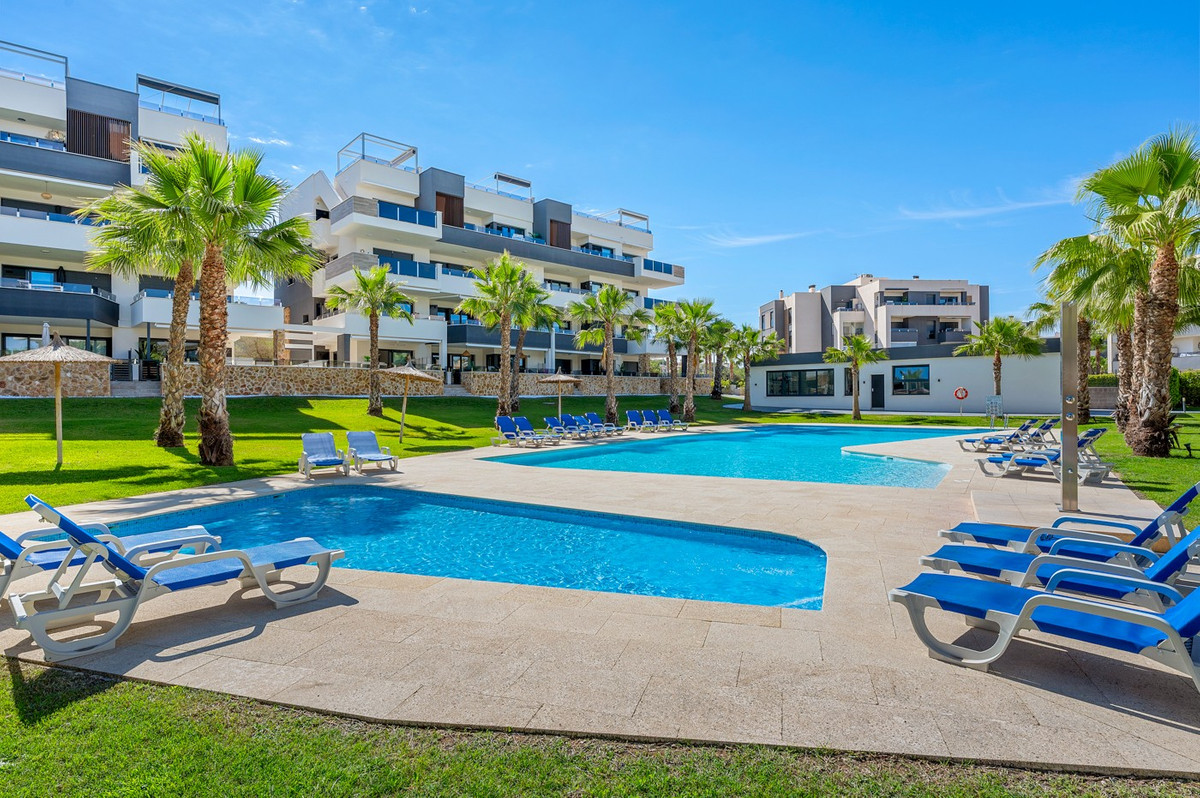 2 Bed Apartment for sale in Los Altos Costa Blanca, Alicante, Spain