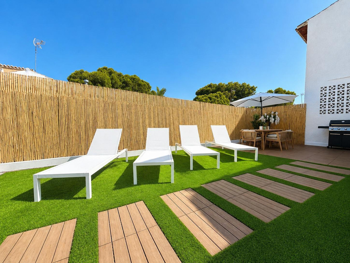 4 Bed Townhouse for sale in Punta Prima Costa Blanca, Alicante, Spain