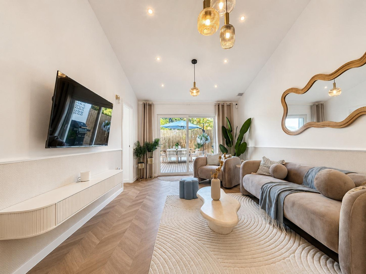 4 Bed Townhouse for sale in Punta Prima Costa Blanca, Alicante, Spain