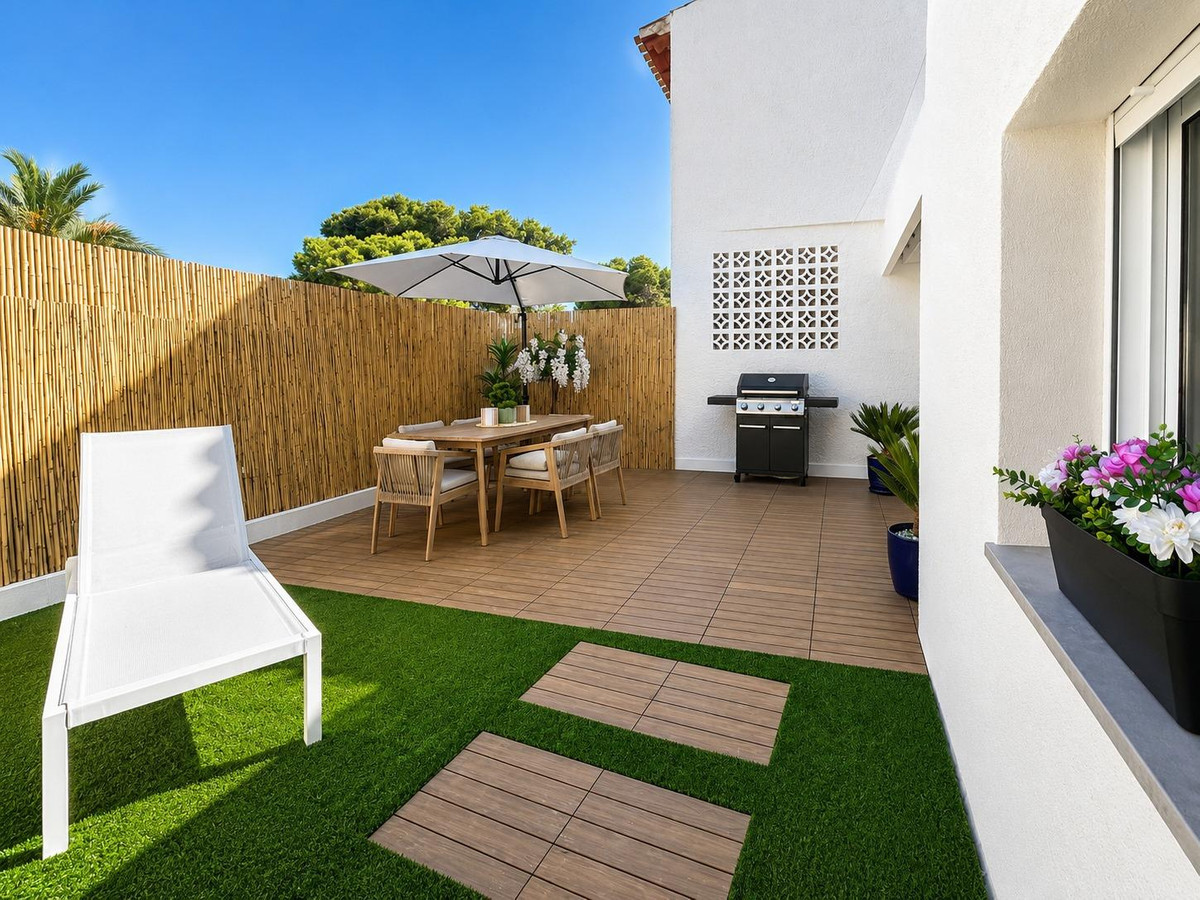 4 Bed Townhouse for sale in Punta Prima Costa Blanca, Alicante, Spain