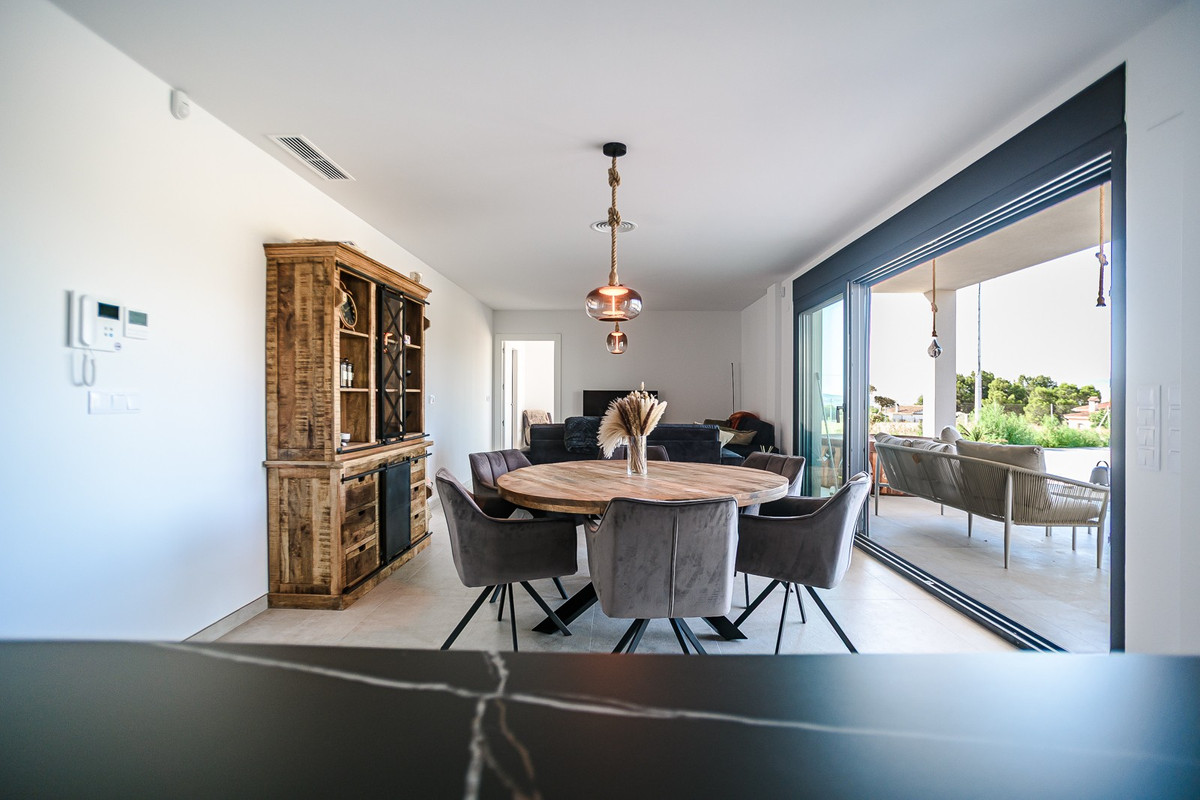 4 Bed Townhouse for sale in Aspe Costa Blanca, Alicante, Spain