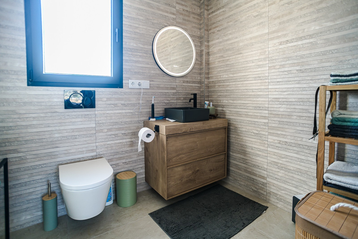 4 Bed Townhouse for sale in Aspe Costa Blanca, Alicante, Spain