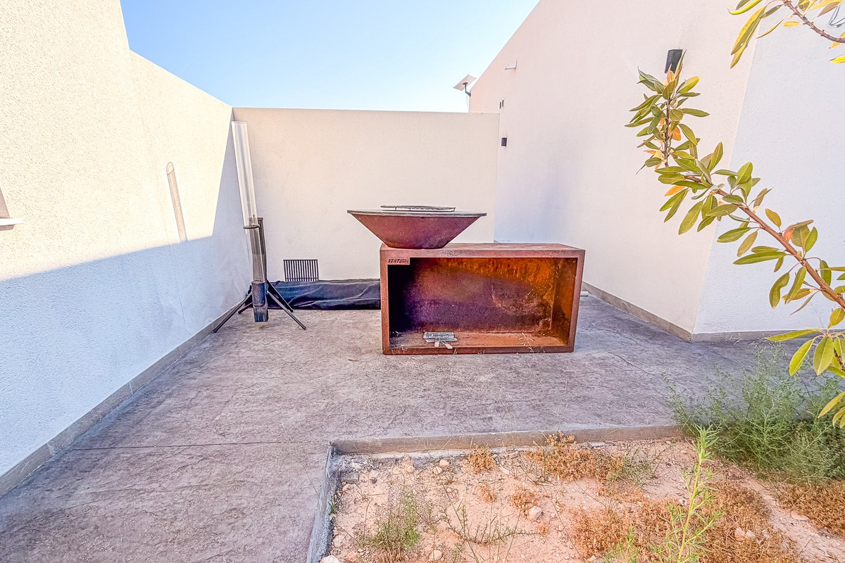 4 Bed Townhouse for sale in Aspe Costa Blanca, Alicante, Spain
