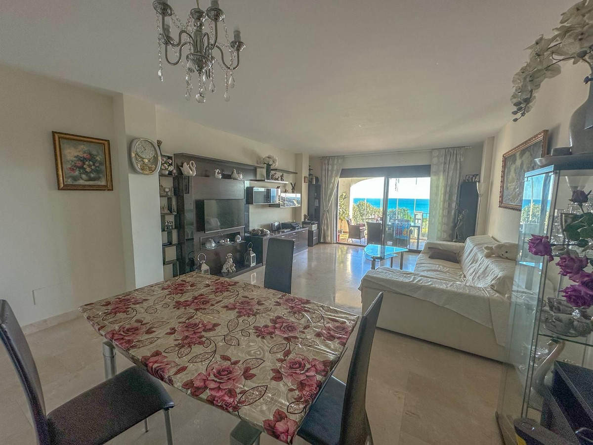Se vende Apartamento Planta Media de 2 dormitorios en Costa Del Sol, Cadiz, España