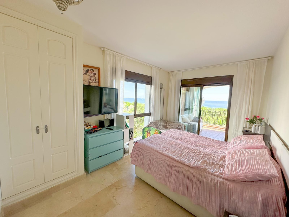 Se vende Apartamento Planta Media de 2 dormitorios en Costa Del Sol, Cadiz, España