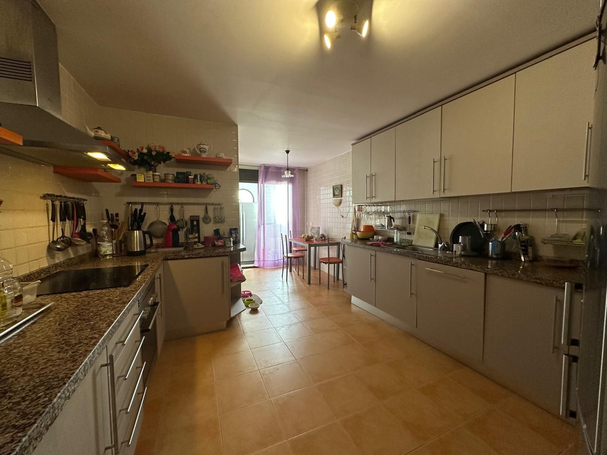 Se vende Apartamento Planta Media de 2 dormitorios en Costa Del Sol, Cadiz, España
