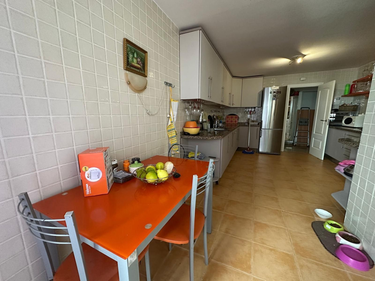 Se vende Apartamento Planta Media de 2 dormitorios en Costa Del Sol, Cadiz, España