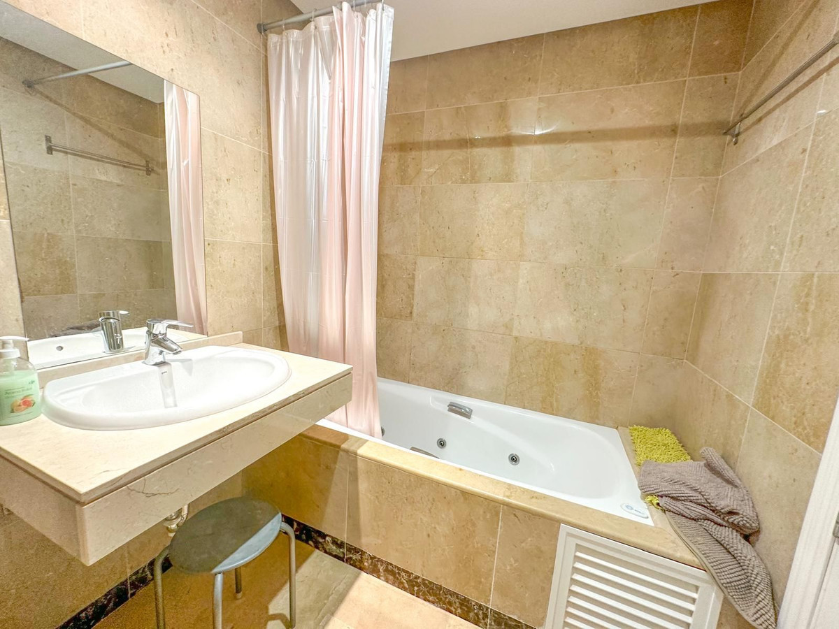 2 Bed Apartment for sale in La Alcaidesa Costa Del Sol, Cádiz, Spain