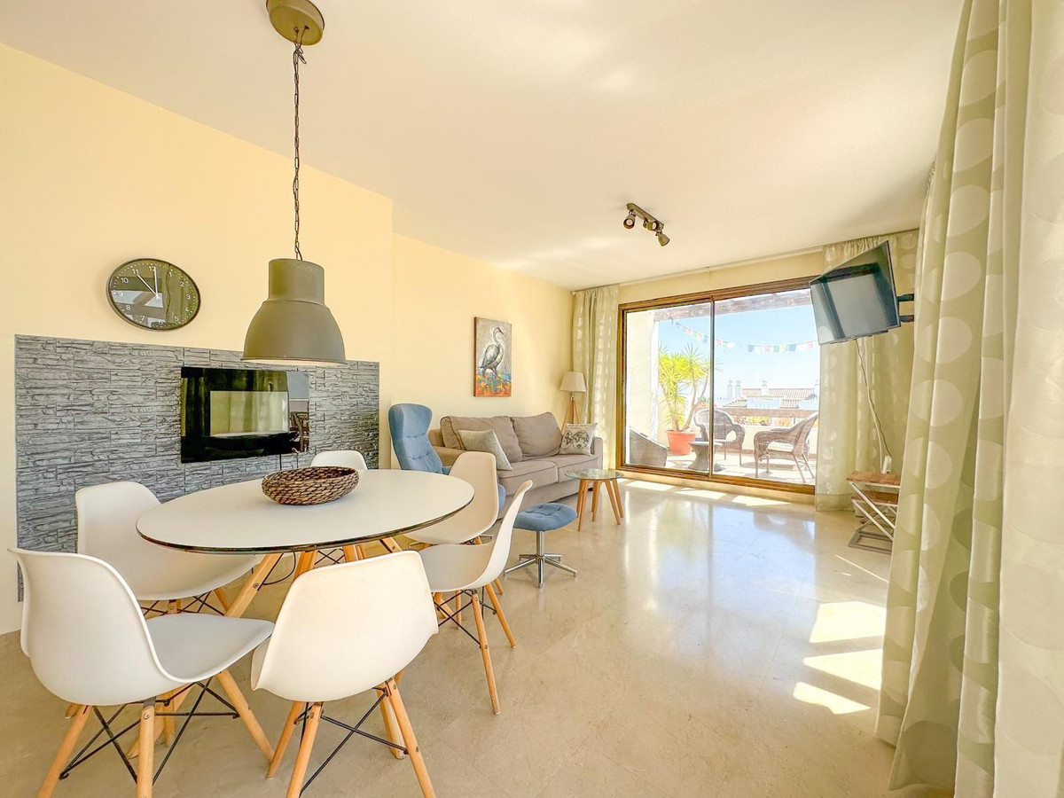 2 Bed Apartment for sale in La Alcaidesa Costa Del Sol, Cádiz, Spain