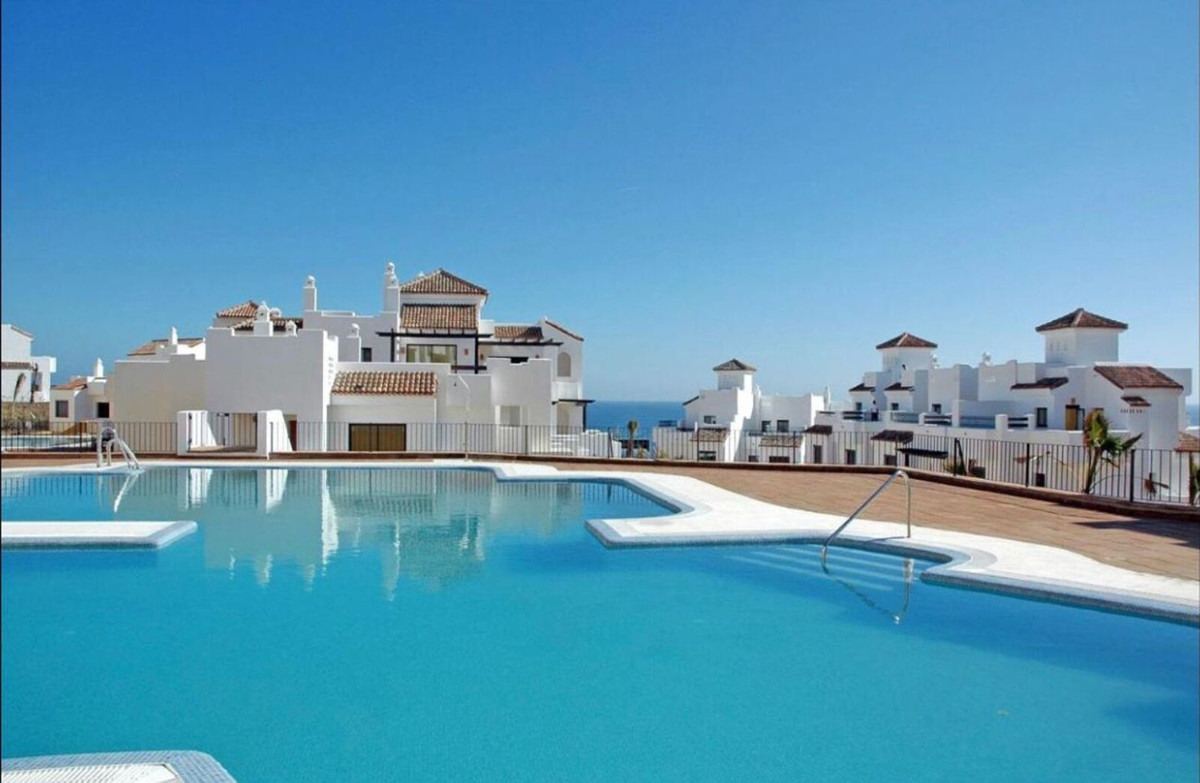 2 Bed Apartment for sale in La Alcaidesa Costa Del Sol, Cádiz, Spain