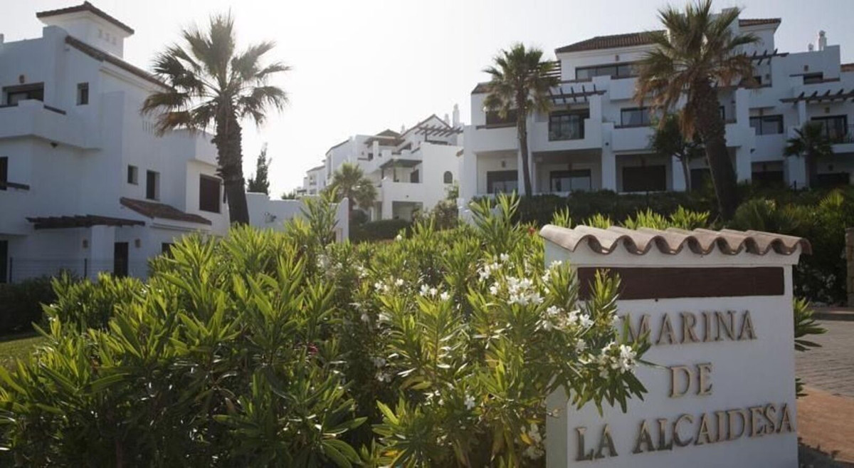 2 Bed Apartment for sale in La Alcaidesa Costa Del Sol, Cádiz, Spain