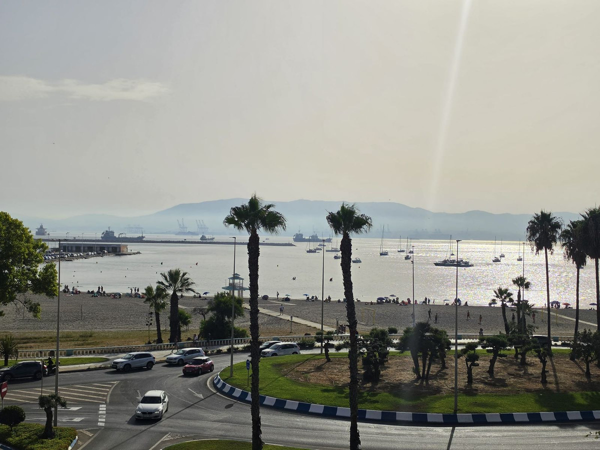 Se vende Apartamento en Planta Última de 3 dormitorios en Costa Del Sol, Cadiz, España