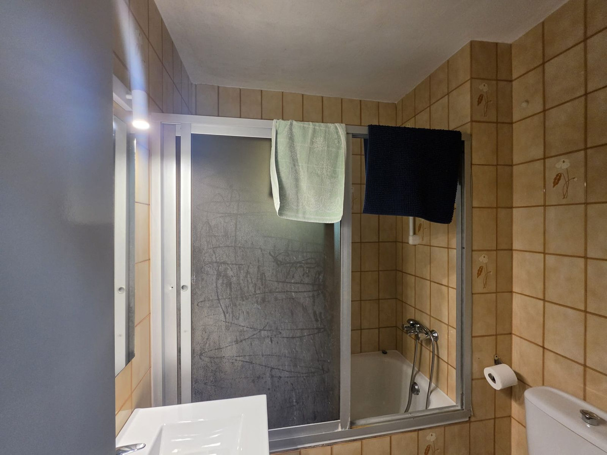 Se vende Apartamento en Planta Última de 3 dormitorios en Costa Del Sol, Cadiz, España