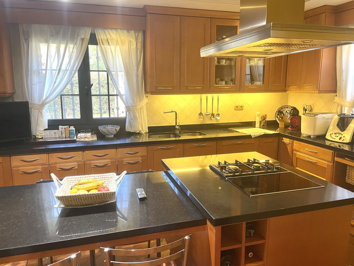 Se vende Villa - Chalet de 5 dormitorios en Costa Del Sol, Málaga, España