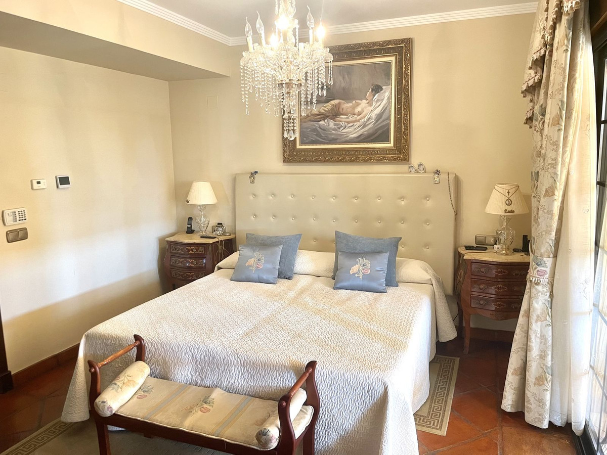 Se vende Villa - Chalet de 5 dormitorios en Costa Del Sol, Málaga, España