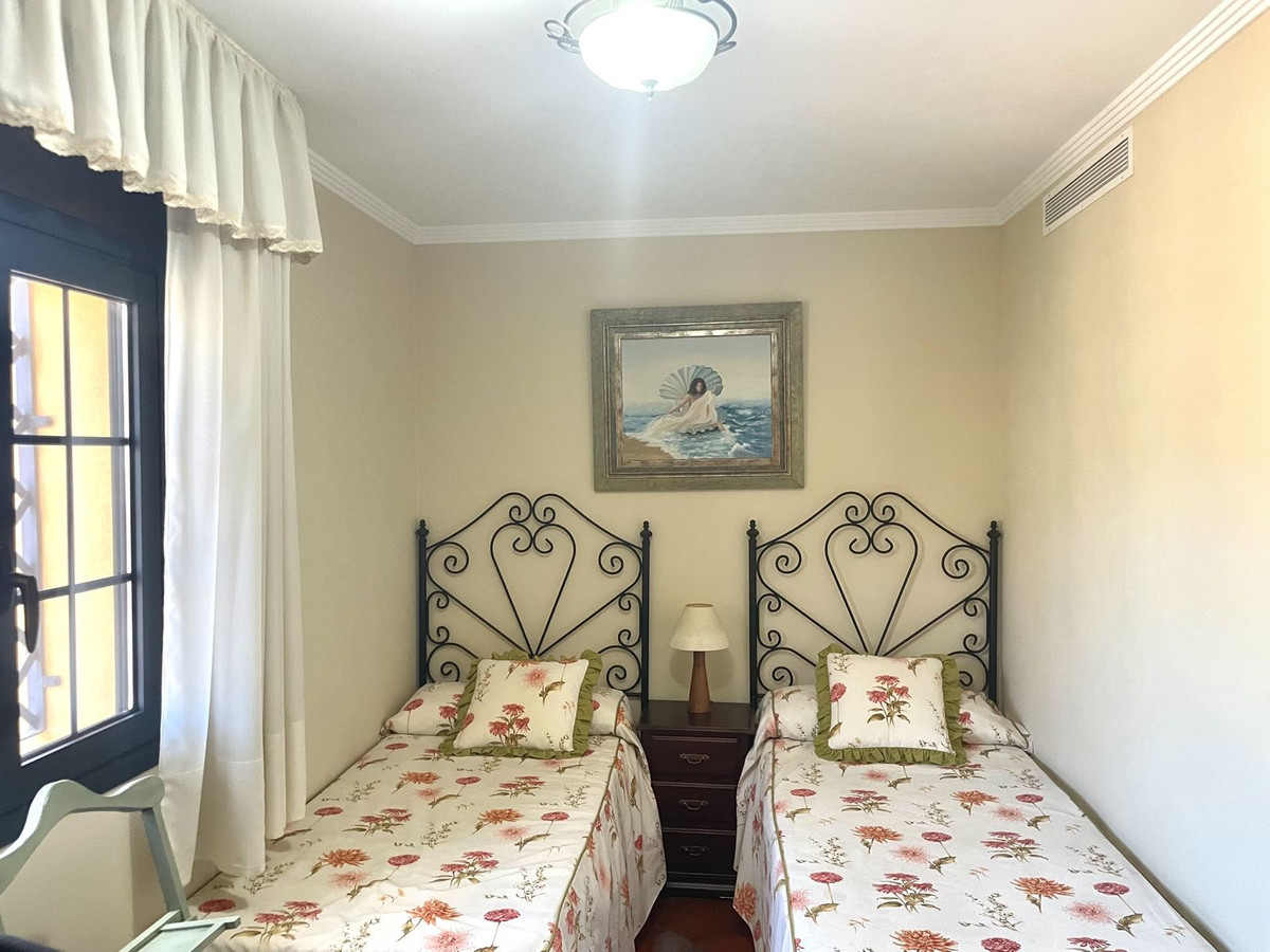 Se vende Villa - Chalet de 5 dormitorios en Costa Del Sol, Málaga, España