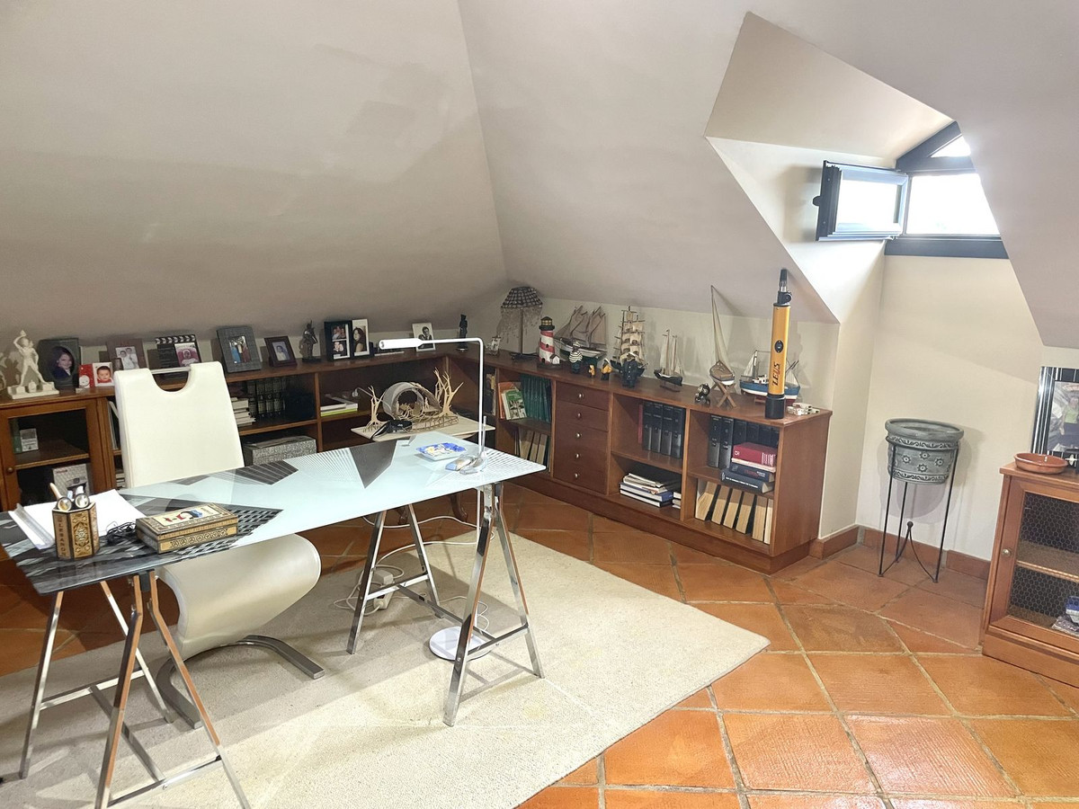 Se vende Villa - Chalet de 5 dormitorios en Costa Del Sol, Málaga, España