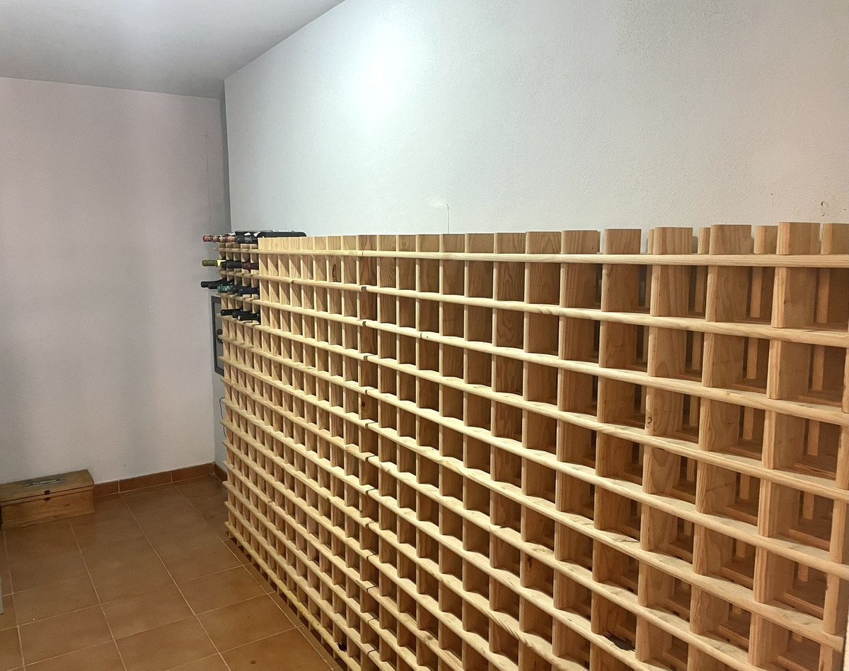 Se vende Villa - Chalet de 5 dormitorios en Costa Del Sol, Málaga, España