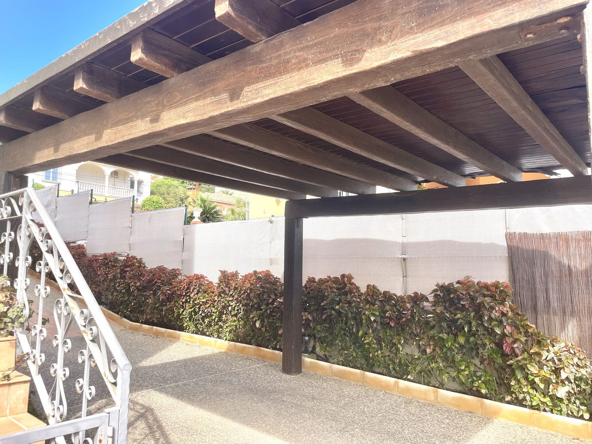 Se vende Villa - Chalet de 5 dormitorios en Costa Del Sol, Málaga, España