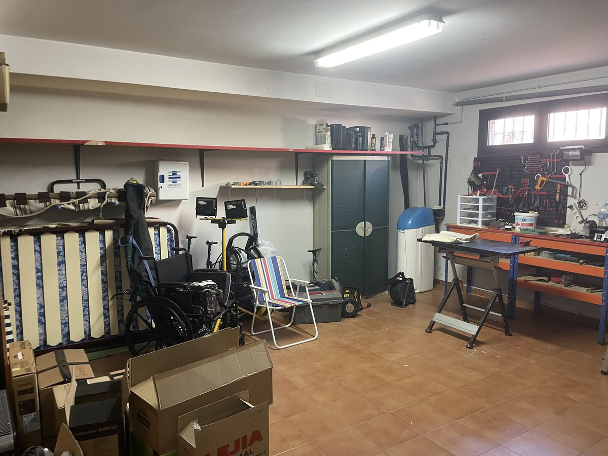Se vende Villa - Chalet de 5 dormitorios en Costa Del Sol, Málaga, España