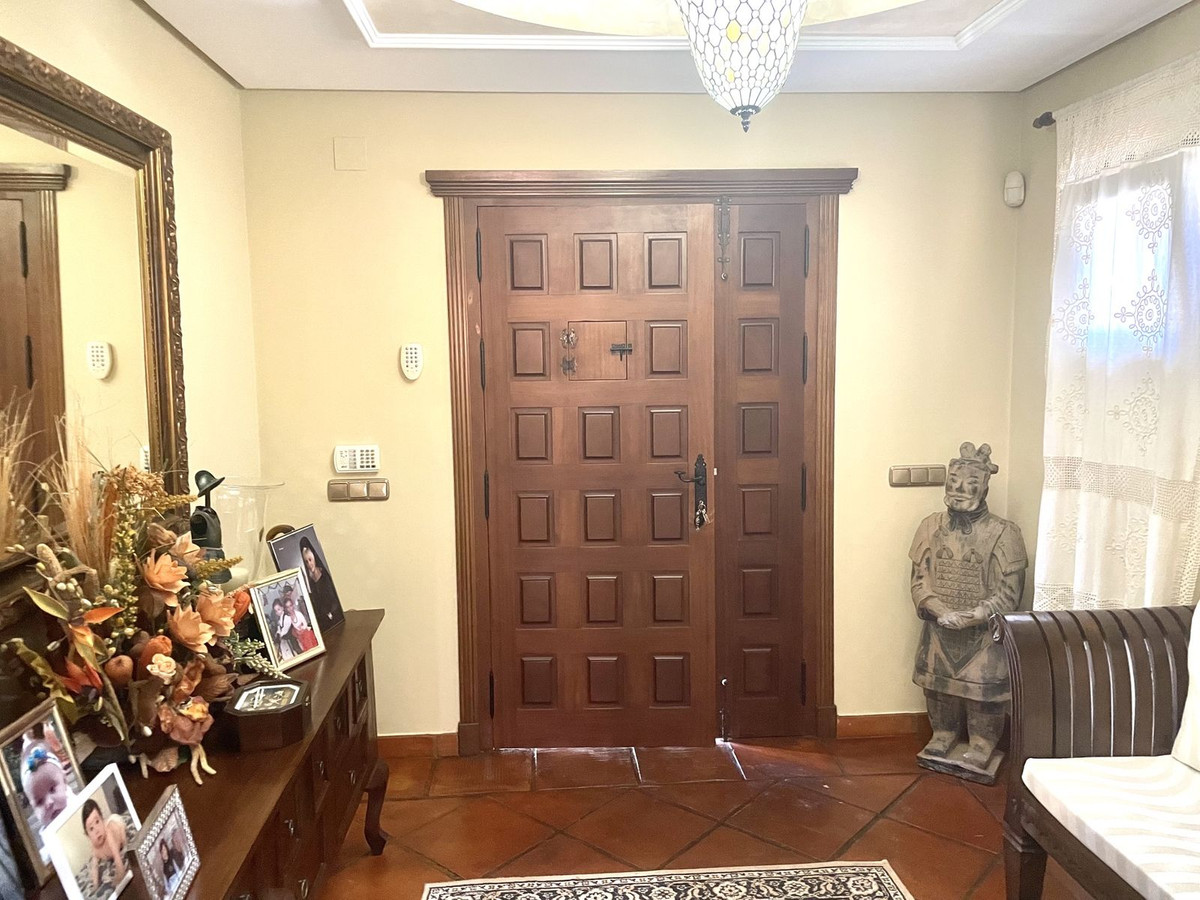 Se vende Villa - Chalet de 5 dormitorios en Costa Del Sol, Málaga, España