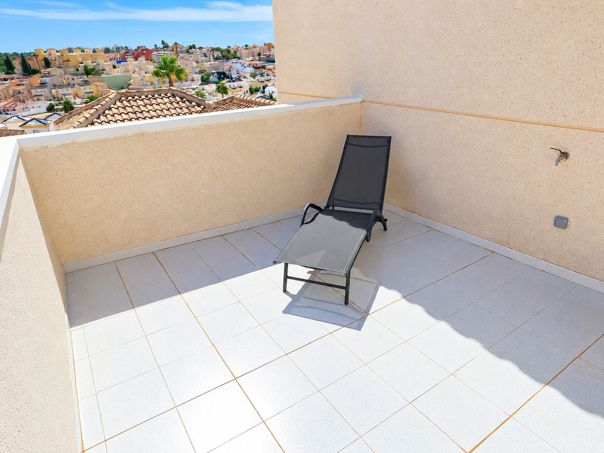 Se vende Villa - Chalet de 3 dormitorios en Costa Blanca, Alicante, España
