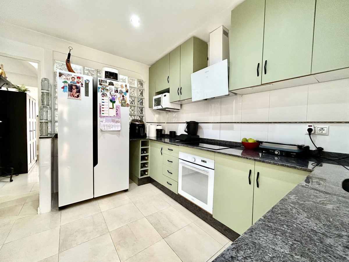 4 Bed Townhouse for sale in Heredades Costa Blanca, Alicante, Spain