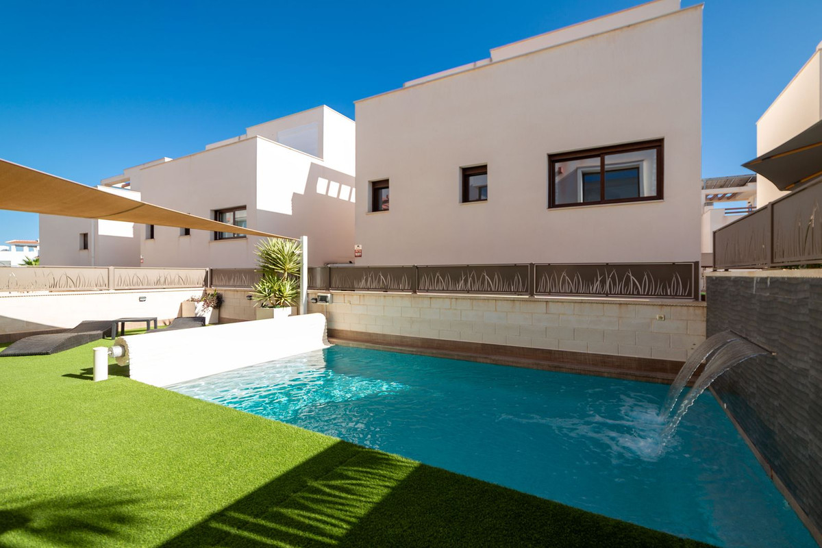 3 Bed Townhouse for sale in Rojales Costa Blanca, Alicante, Spain