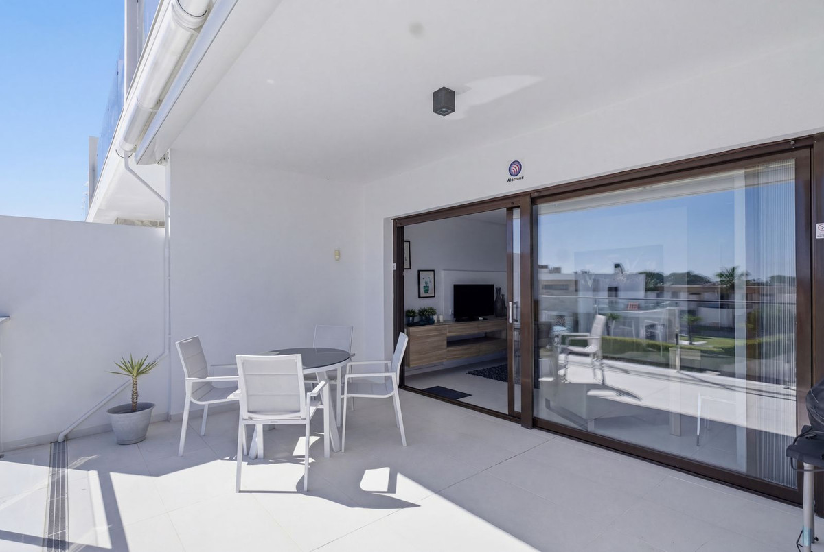 Se vende Apartamento Planta Media de 2 dormitorios en Costa Blanca, Alicante, España