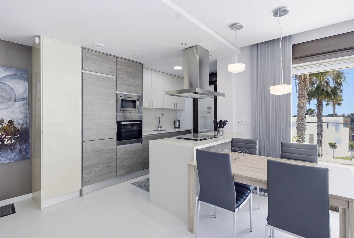 Se vende Apartamento Planta Media de 2 dormitorios en Costa Blanca, Alicante, España