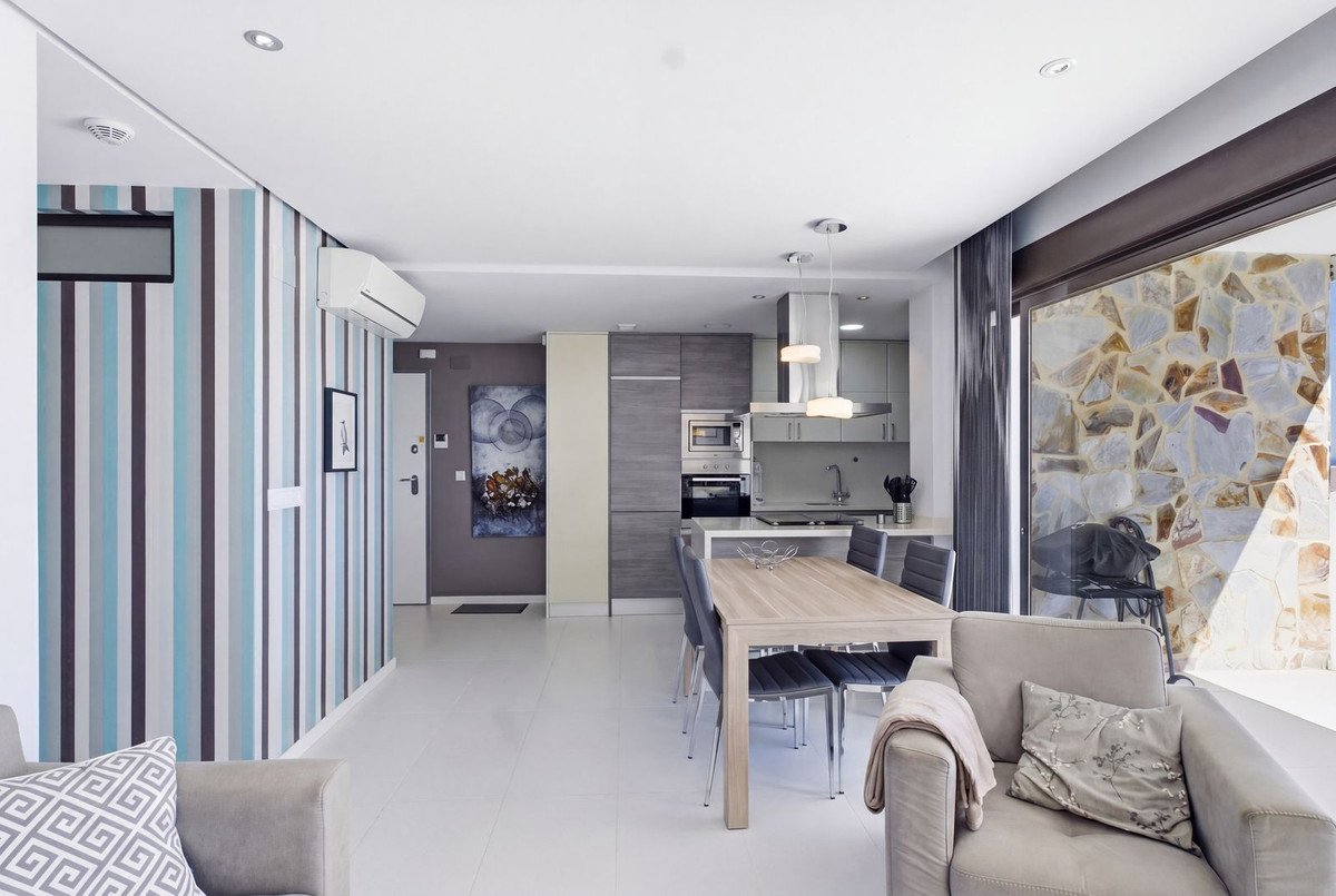 Se vende Apartamento Planta Media de 2 dormitorios en Costa Blanca, Alicante, España