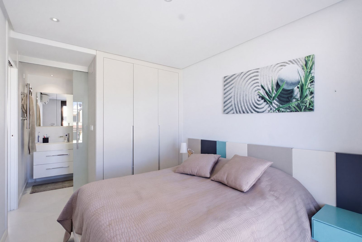 Se vende Apartamento Planta Media de 2 dormitorios en Costa Blanca, Alicante, España