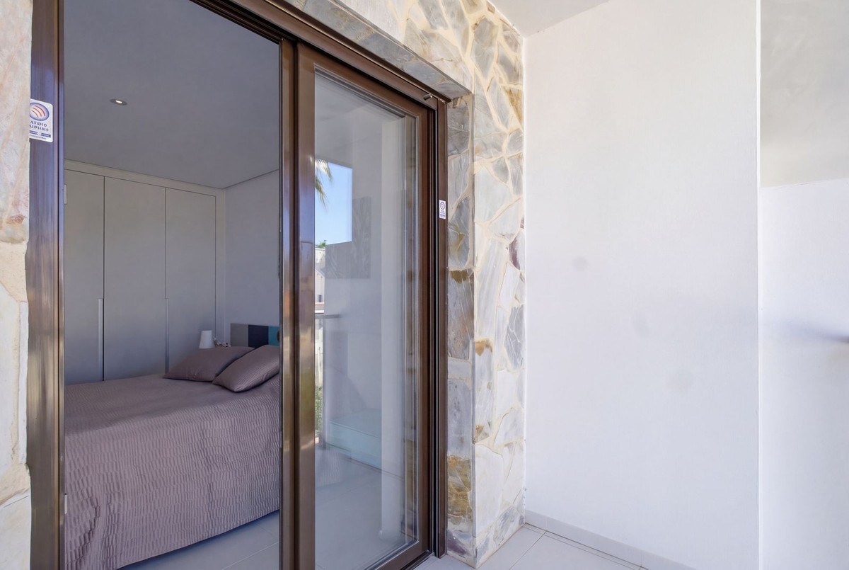 Se vende Apartamento Planta Media de 2 dormitorios en Costa Blanca, Alicante, España