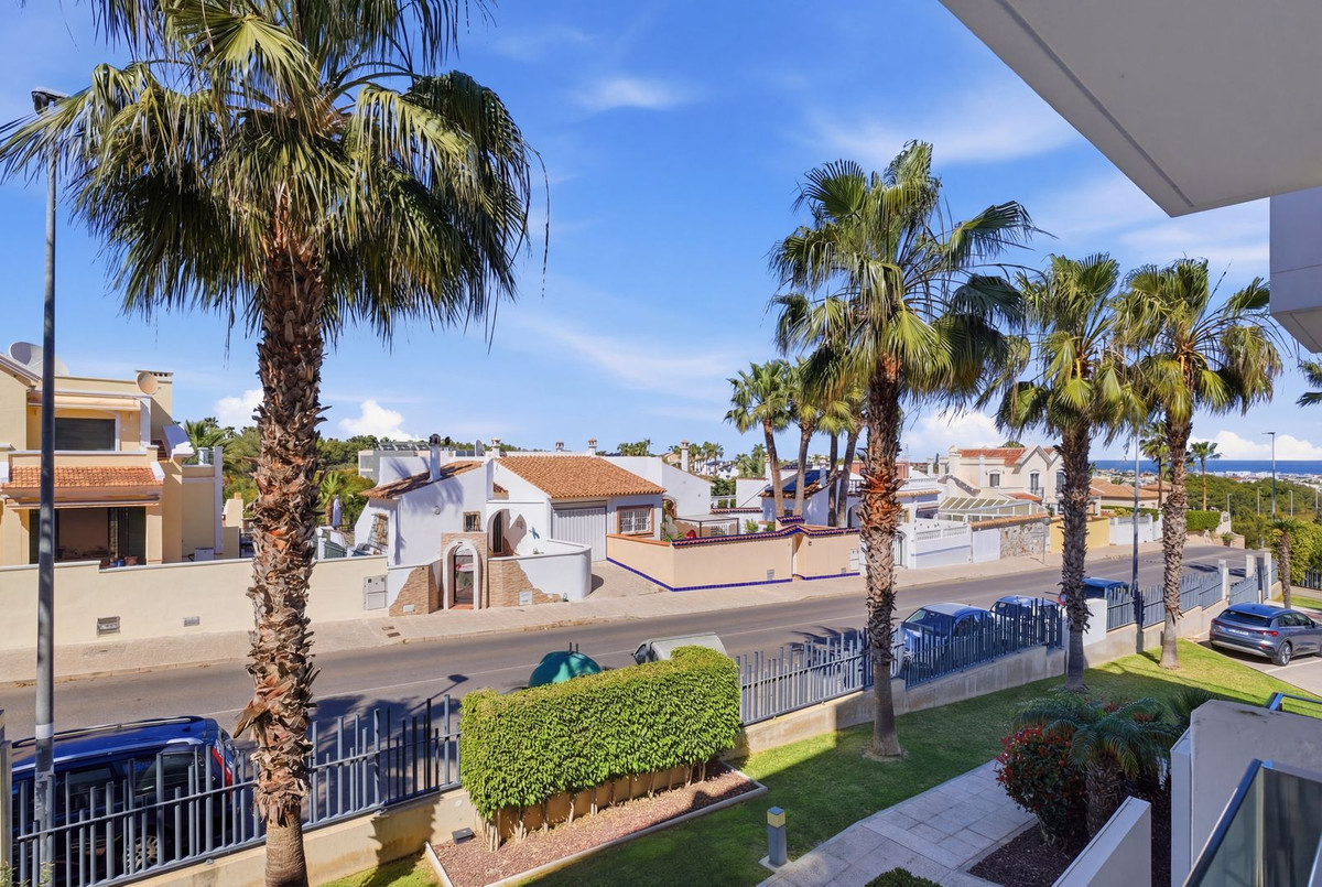 Se vende Apartamento Planta Media de 2 dormitorios en Costa Blanca, Alicante, España