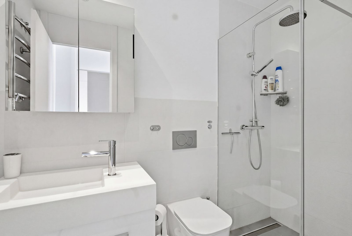 Se vende Apartamento Planta Media de 2 dormitorios en Costa Blanca, Alicante, España