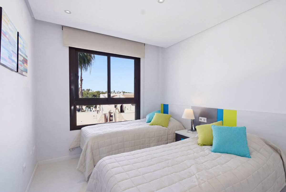 Se vende Apartamento Planta Media de 2 dormitorios en Costa Blanca, Alicante, España