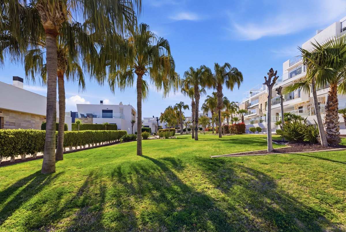 Se vende Apartamento Planta Media de 2 dormitorios en Costa Blanca, Alicante, España