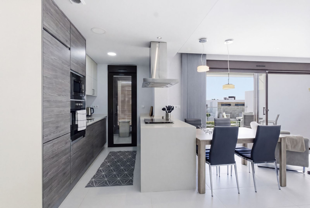 Se vende Apartamento Planta Media de 2 dormitorios en Costa Blanca, Alicante, España