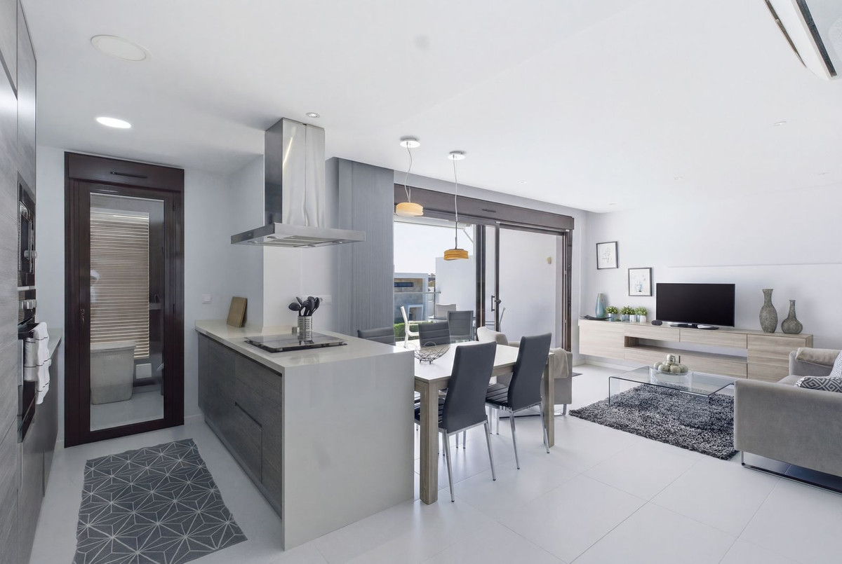 Se vende Apartamento Planta Media de 2 dormitorios en Costa Blanca, Alicante, España