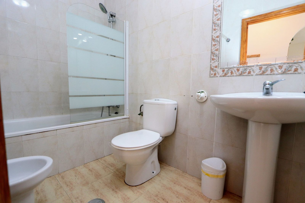Se vende Pareada de 3 dormitorios en Costa Blanca, Alicante, España