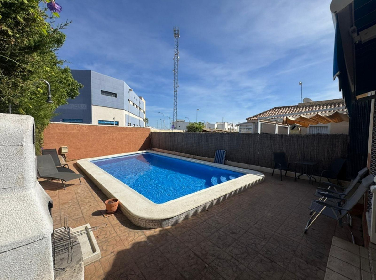Se vende Pareada de 3 dormitorios en Costa Blanca, Alicante, España